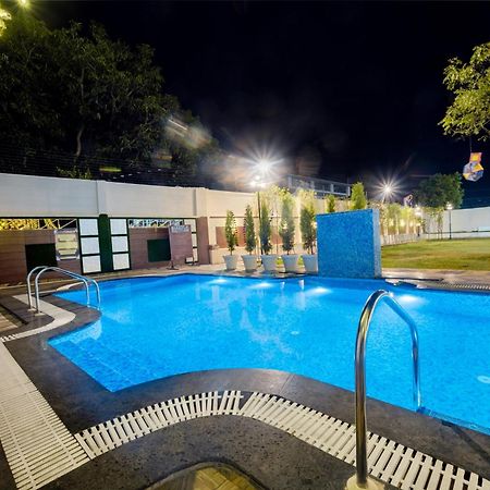 Hotel Vasdaa Grand Dehradun Extérieur photo