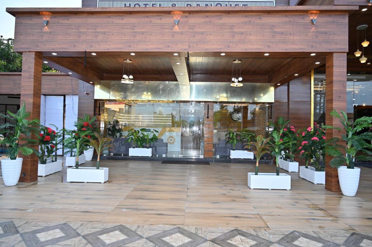 Hotel Vasdaa Grand Dehradun Extérieur photo