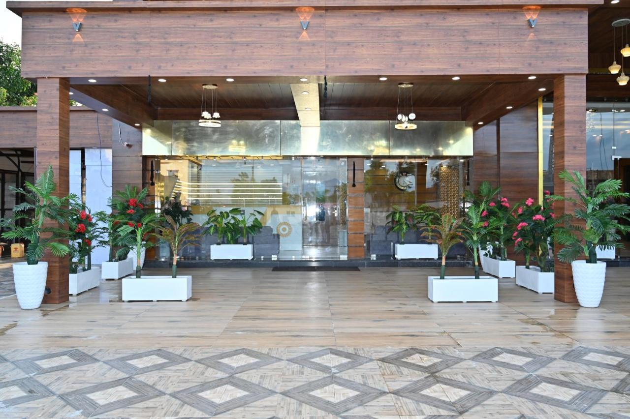 Hotel Vasdaa Grand Dehradun Extérieur photo