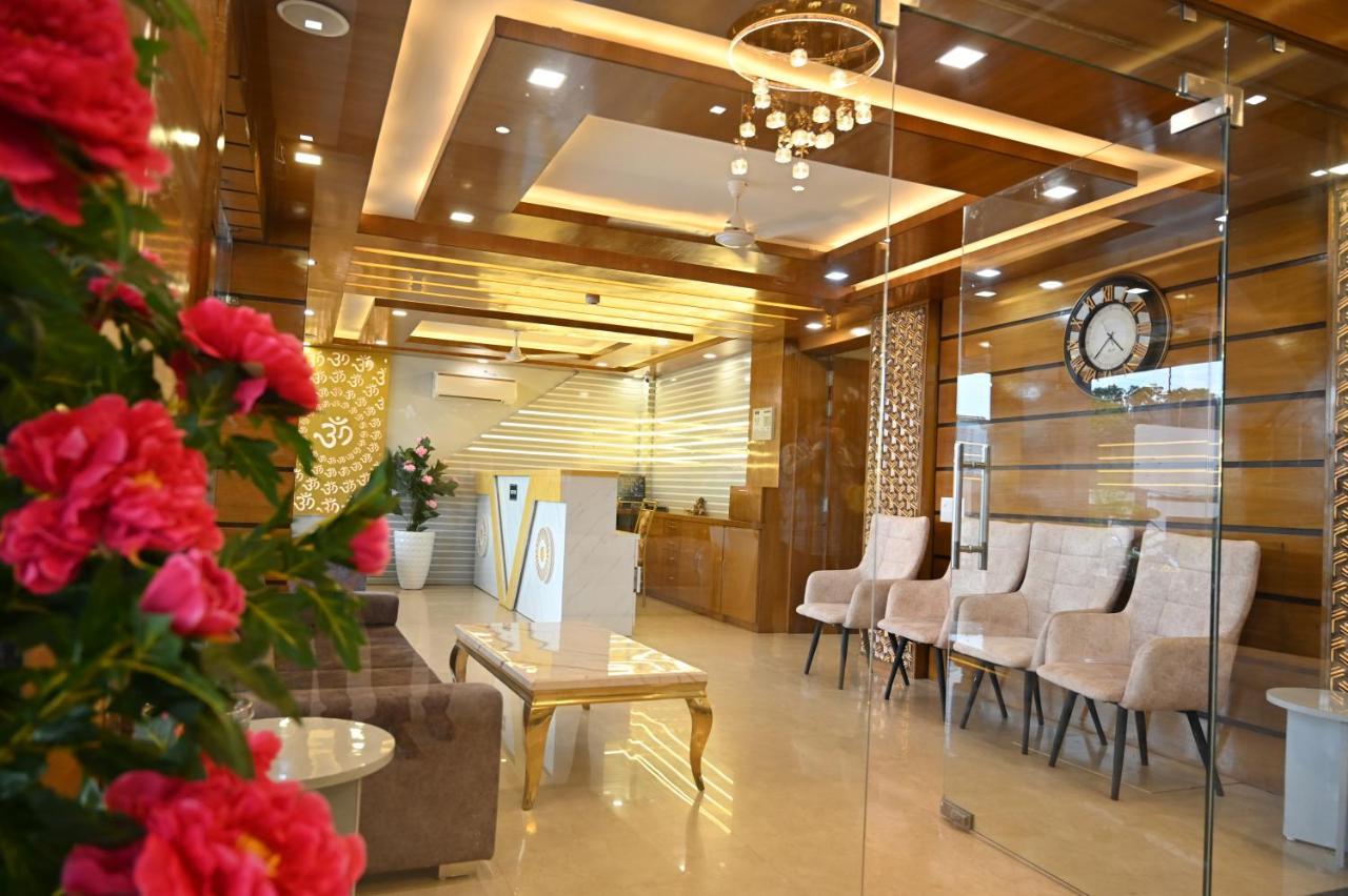 Hotel Vasdaa Grand Dehradun Extérieur photo