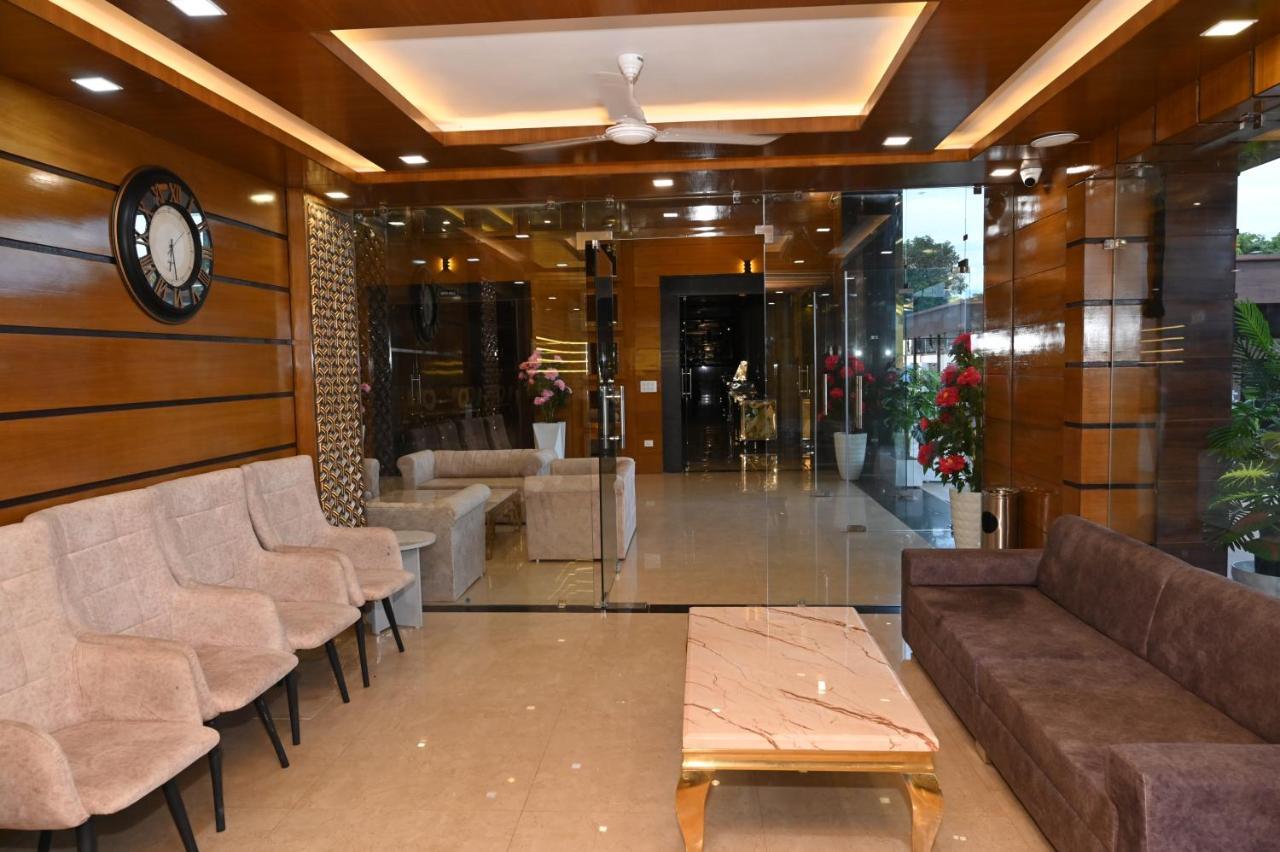 Hotel Vasdaa Grand Dehradun Extérieur photo