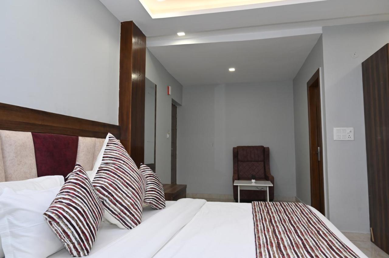Hotel Vasdaa Grand Dehradun Extérieur photo