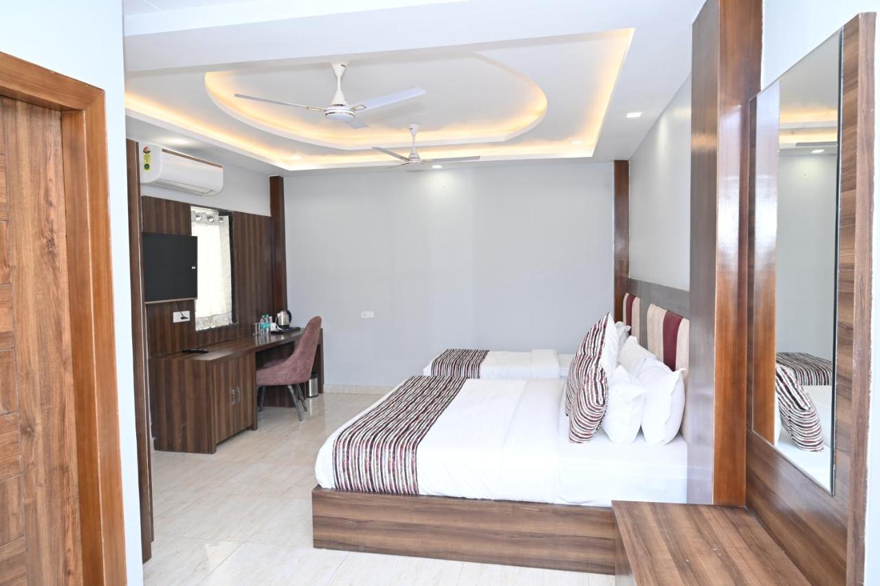 Hotel Vasdaa Grand Dehradun Extérieur photo