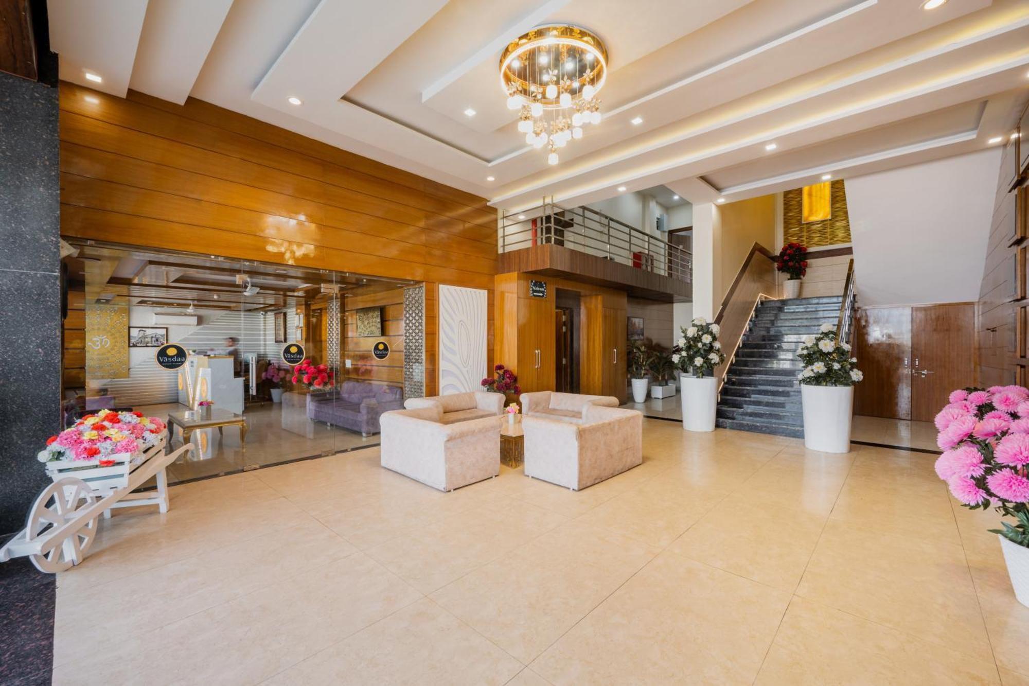 Hotel Vasdaa Grand Dehradun Extérieur photo