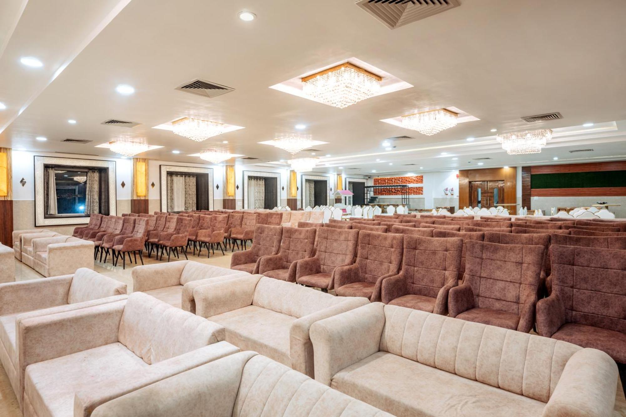 Hotel Vasdaa Grand Dehradun Extérieur photo