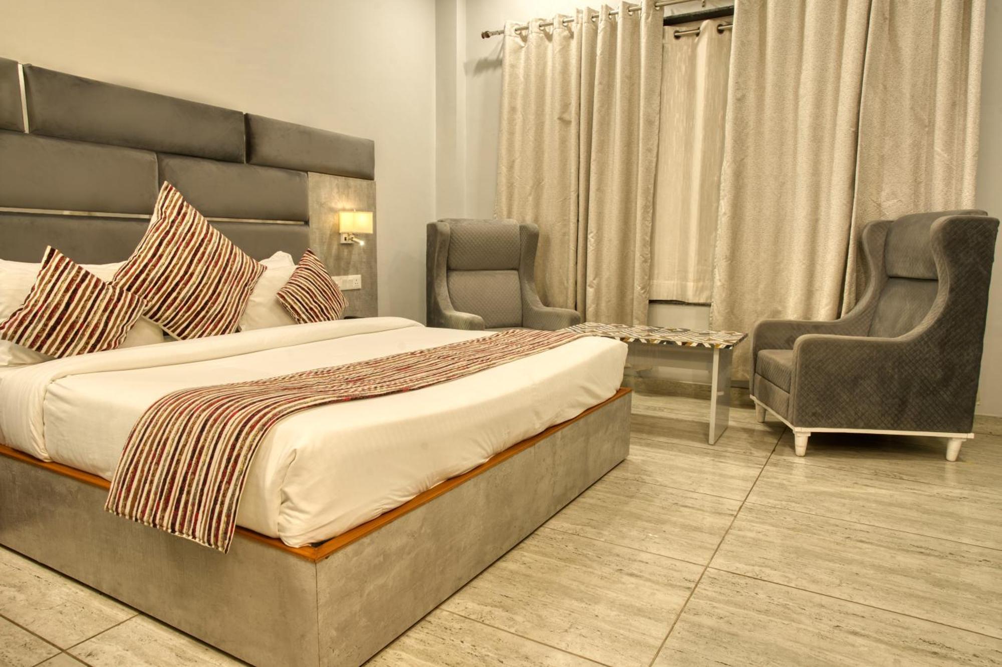 Hotel Vasdaa Grand Dehradun Extérieur photo