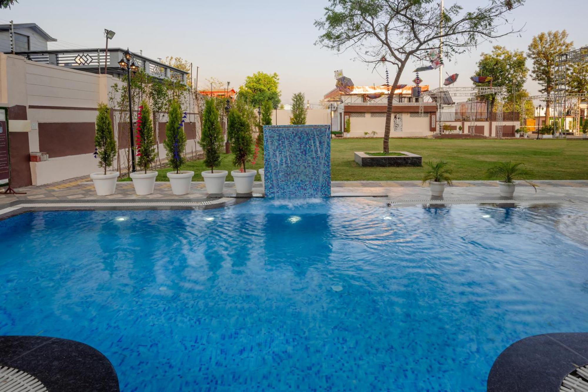 Hotel Vasdaa Grand Dehradun Extérieur photo