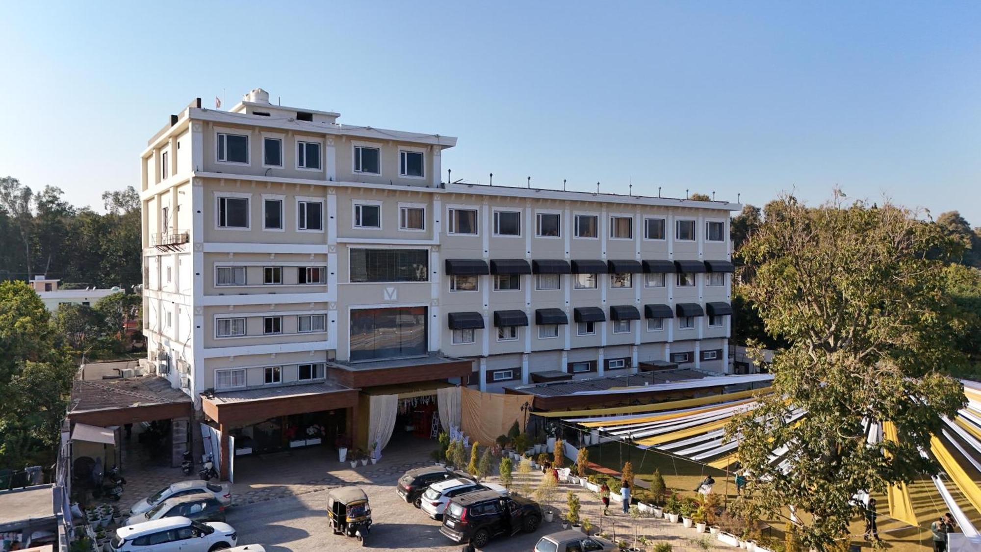 Hotel Vasdaa Grand Dehradun Extérieur photo